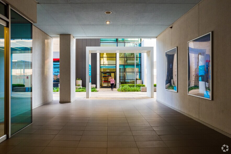 More Photos Of 1701 River Run, Fort Worth Office For Lease