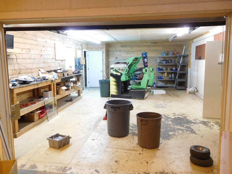 More Photos Of 520 Maple St, Gainesville Warehouse For Lease