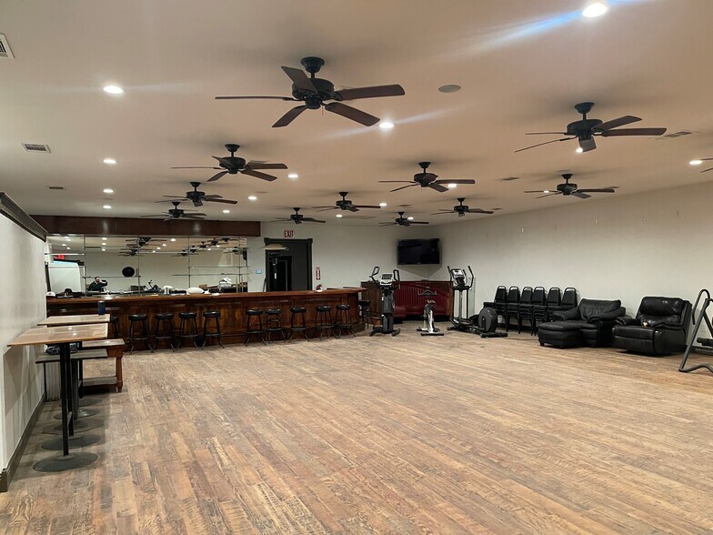 More Photos Of 5020 19 1/2 Ave, Riverdale Restaurant For Sale