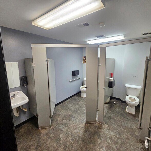 More Photos Of 21577 US Highway 50, Rocky Ford Flex For Sale