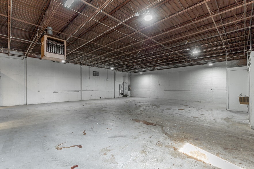 More Photos Of 3707 Calhoun Ave, Chattanooga Warehouse For Lease