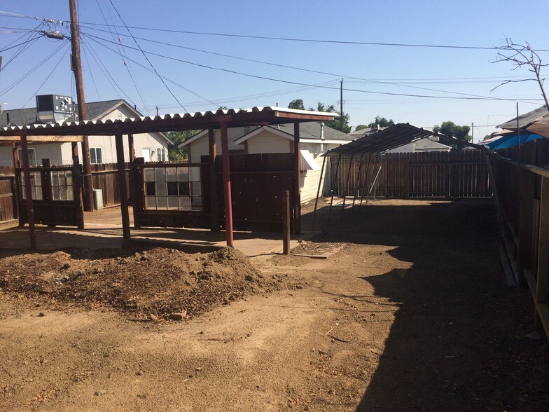 More Photos Of 338 Norris Rd, Bakersfield Multifamily For Sale