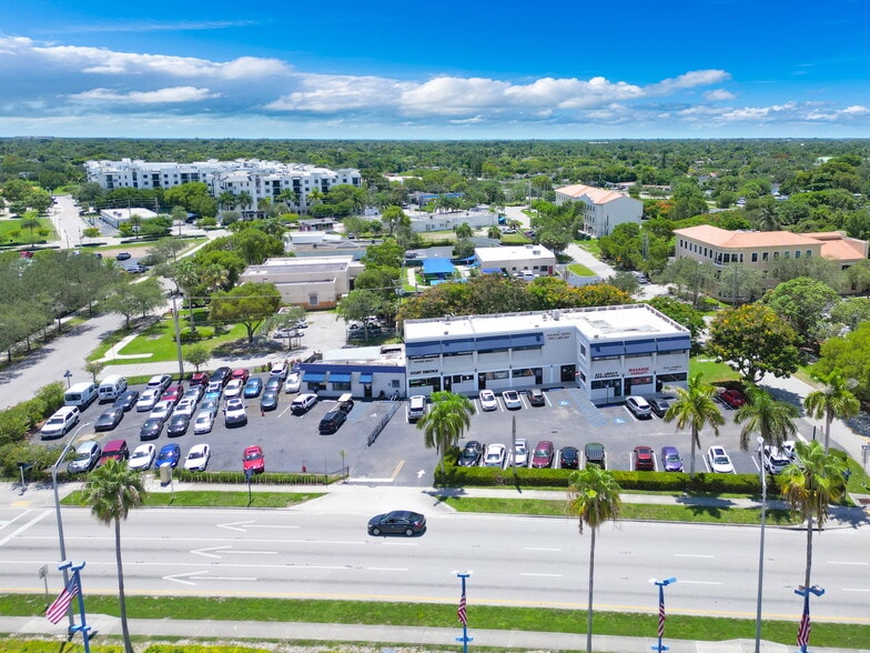More Photos Of 17891 S Dixie Hwy, Miami Office For Sale