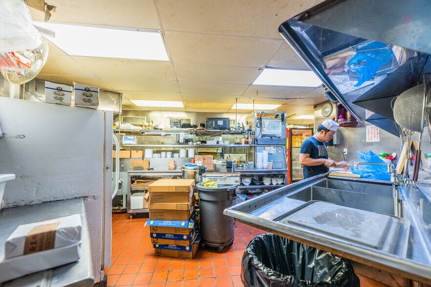 More Photos Of 1506 Bronxdale Ave, Bronx Restaurant For Sale