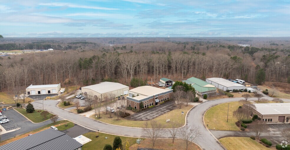 More Photos Of 165-167 River Park Rd, Mooresville Flex For Sale