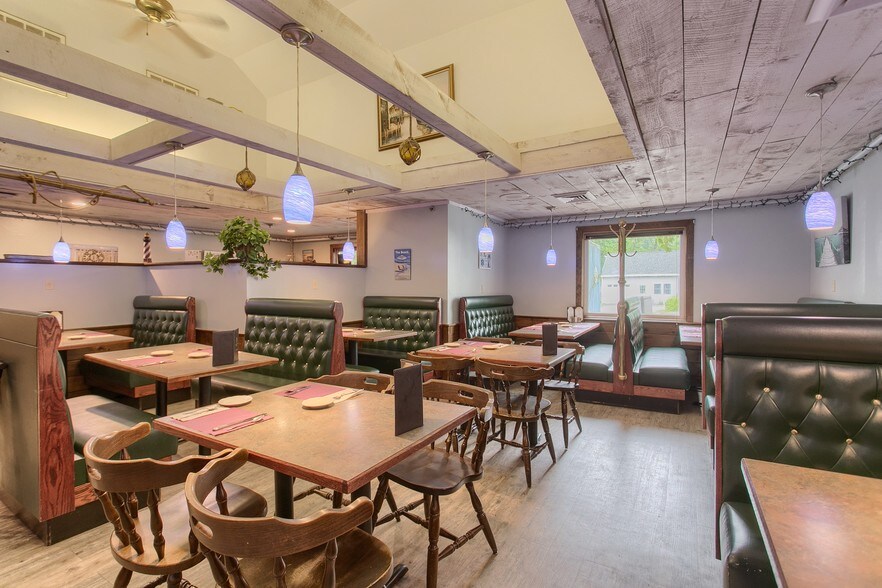 More Photos Of 96 Beach Rd, Salisbury Beach Storefront Retail Residential For Sale