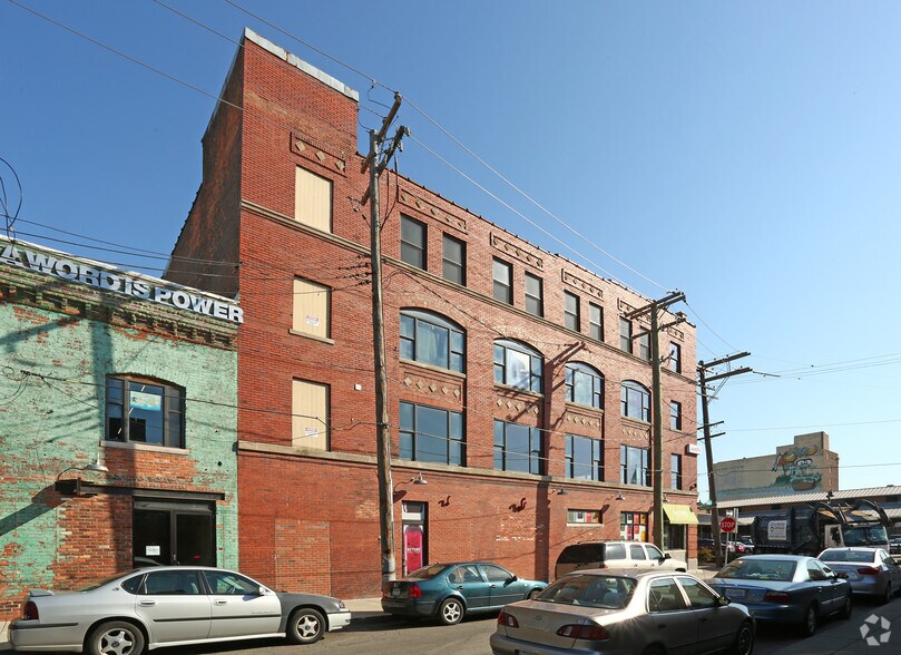 More Photos Of 2501 Russell St, Detroit Storefront Retail Office For Lease