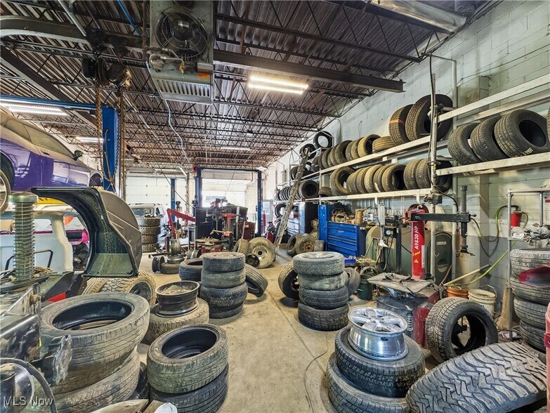 More Photos Of 1775 Main St, Niles Auto Repair For Sale