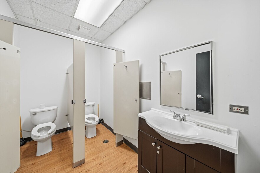 More Photos Of 6059 S Ashland Ave, Chicago Freestanding For Lease