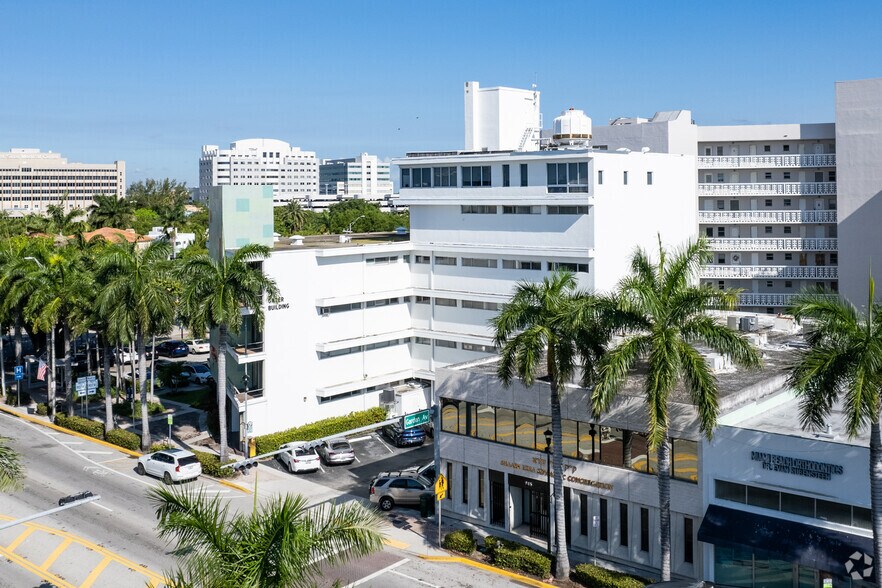 Primary Photo Of 975 Arthur Godfrey Rd, Miami Beach Medical For Lease