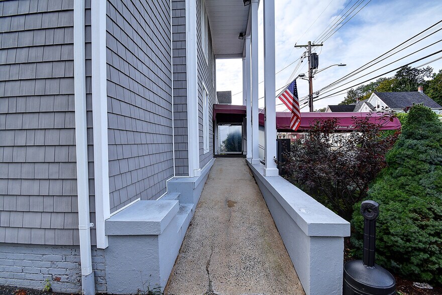 More Photos Of 201 Meadow St, Naugatuck Office For Sale