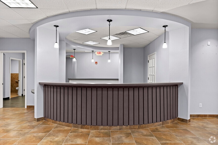 More Photos Of 5407 Basswood Blvd, Fort Worth Medical For Lease
