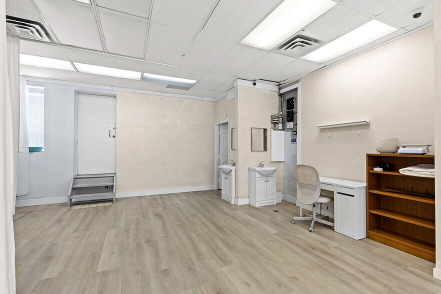 More Photos Of 2411 Drought Rd, West Kelowna General Retail For Lease