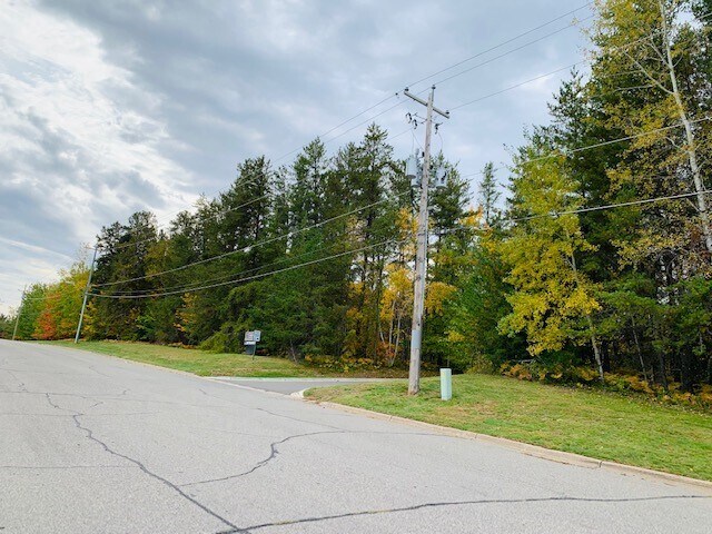 More Photos Of 13th Street SE -1 @ 2nd Avenue SE, Grand Rapids Land For Sale