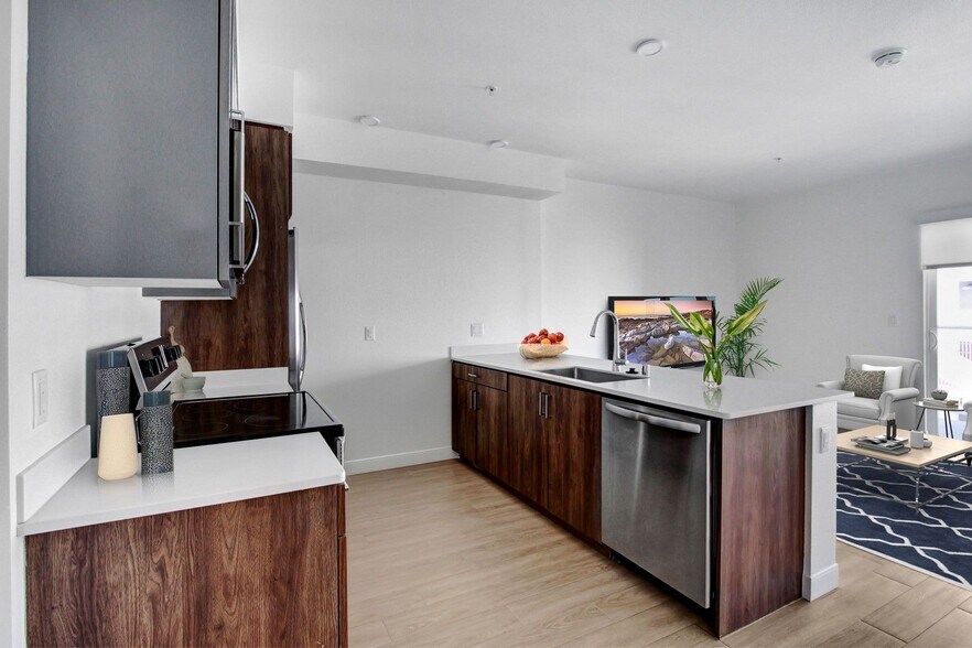 More Photos Of 6625 Reseda Blvd, Reseda Apartments For Lease