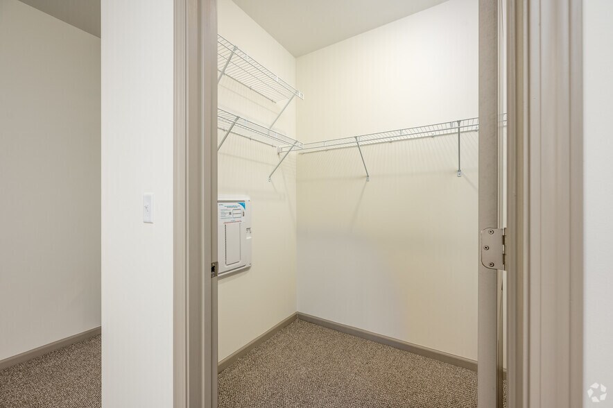 More Photos Of 2755 Red Bloom Dr, Greenwood Apartments For Lease