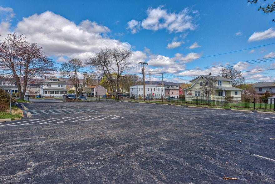 More Photos Of 97 Broadway, Verplanck Funeral Home For Lease