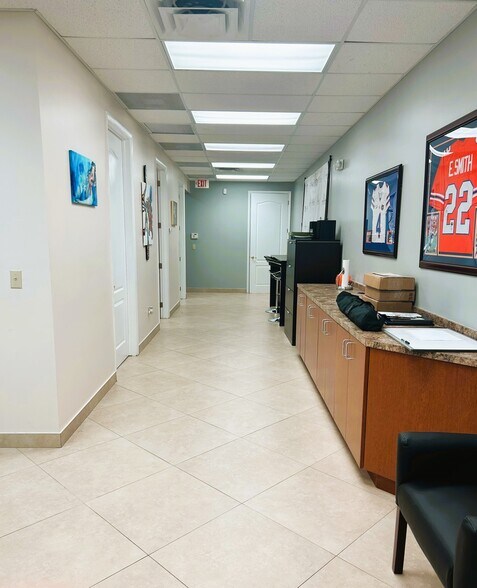 More Photos Of 9700 Stirling Rd, Cooper City Office For Lease