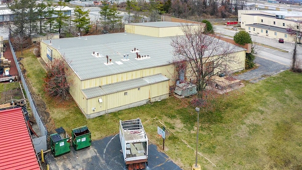 More Photos Of 200 Century Blvd, New Castle Warehouse For Sale