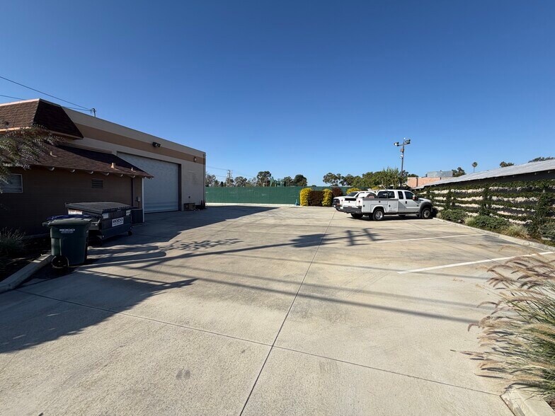 More Photos Of 1101 E 25th St, Signal Hill Land For Lease