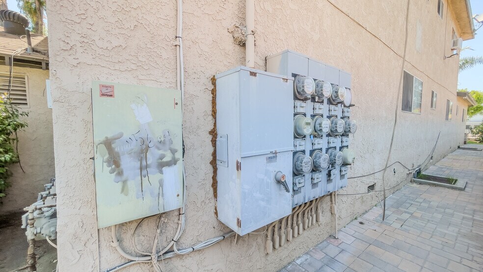 More Photos Of 13226 Paxton St, Pacoima Apartments For Sale