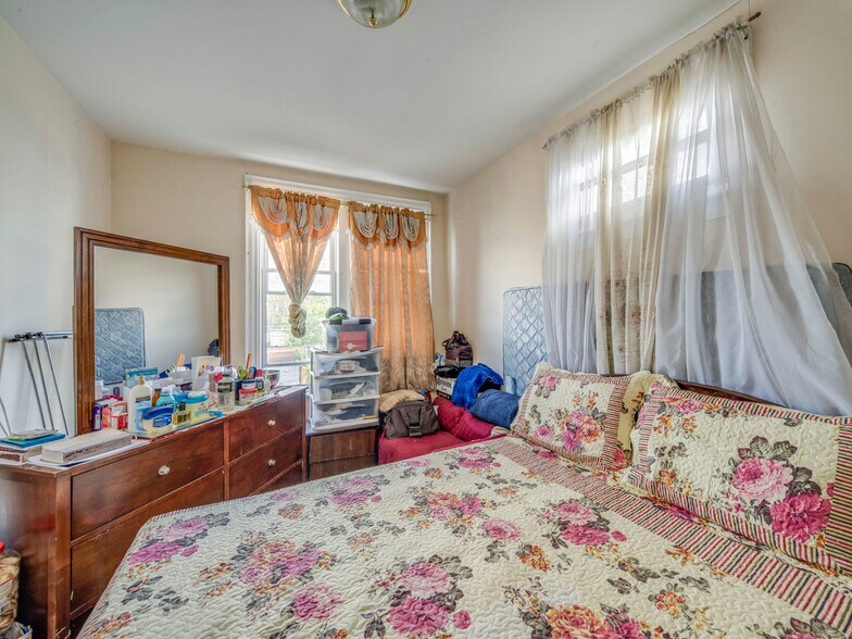 More Photos Of 9530 Avenue L, Brooklyn Storefront Retail Residential For Sale