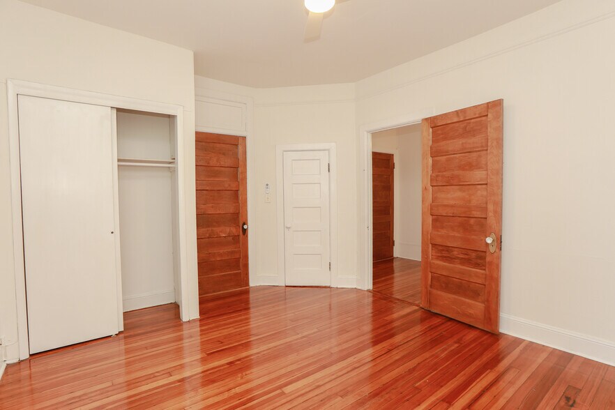 More Photos Of 819 Colonial Ave, Norfolk Apartments For Sale