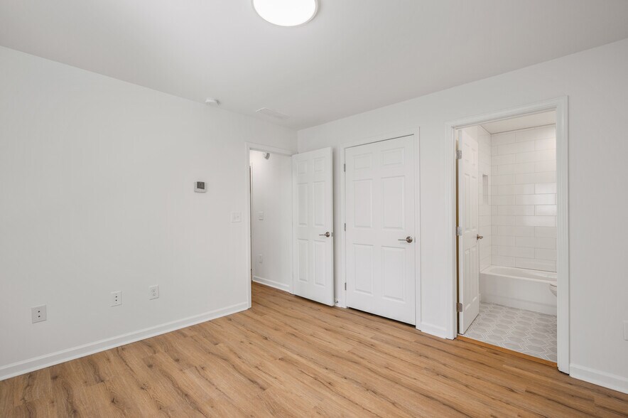 More Photos Of 704 Durant Pl NE, Atlanta Apartments For Sale