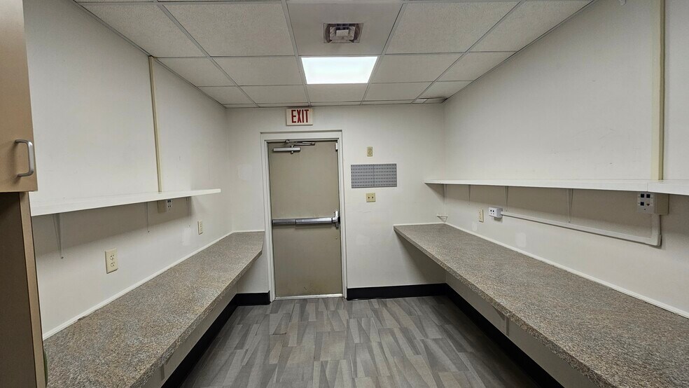 More Photos Of 1340 Lincoln Way E, Chambersburg Office For Lease
