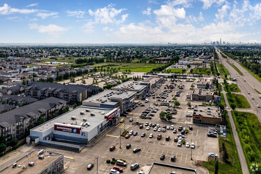 More Photos Of 15945-15996 97th St NW, Edmonton Unknown For Lease