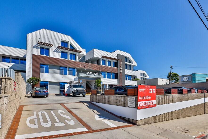 More Photos Of 2200 Pacific Coast Hwy, Hermosa Beach Office For Lease