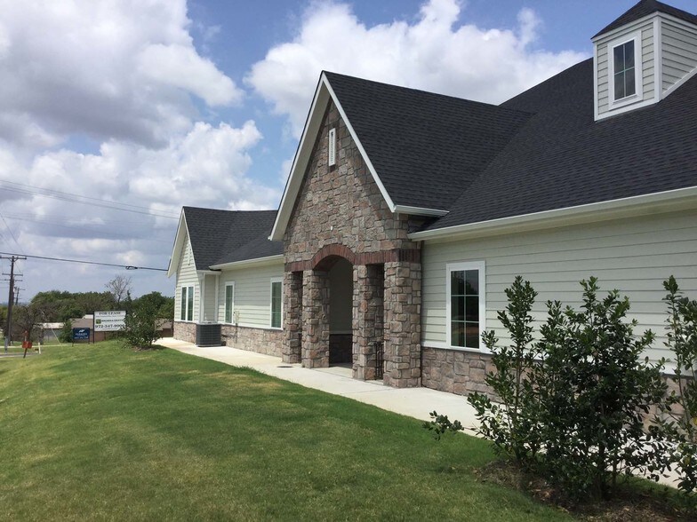 More Photos Of 301 S Coleman St, Prosper Medical For Lease