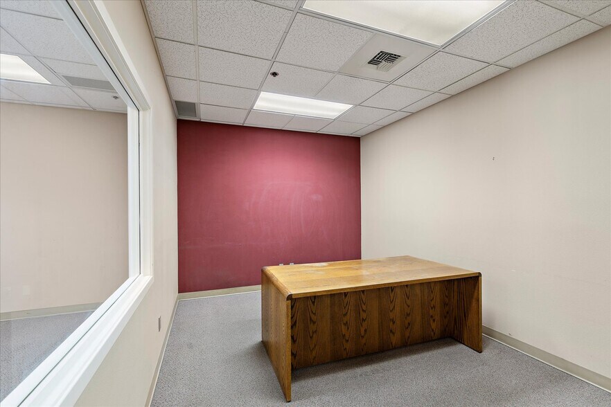 More Photos Of 21021 66th Ave W, Lynnwood Manufacturing For Sale