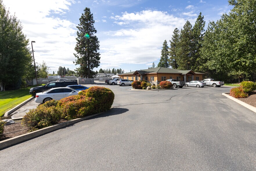 More Photos Of 690 W Capstone Ct, Hayden Office For Sale