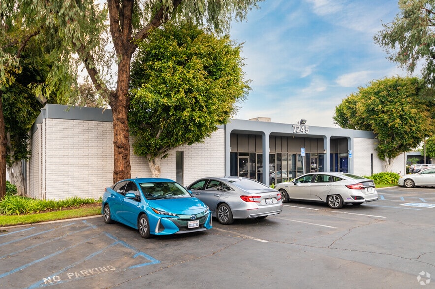 7245 Garden Grove Blvd, Garden Grove, CA 92841 Flex/R&D For Lease
