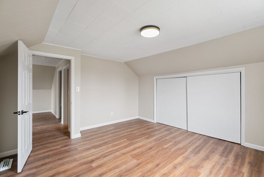 More Photos Of 720 Main st, Canton Bank For Lease