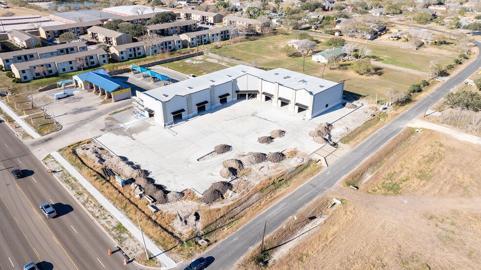 Primary Photo Of 1801 Rodd Field Rd, Corpus Christi Storefront For Lease