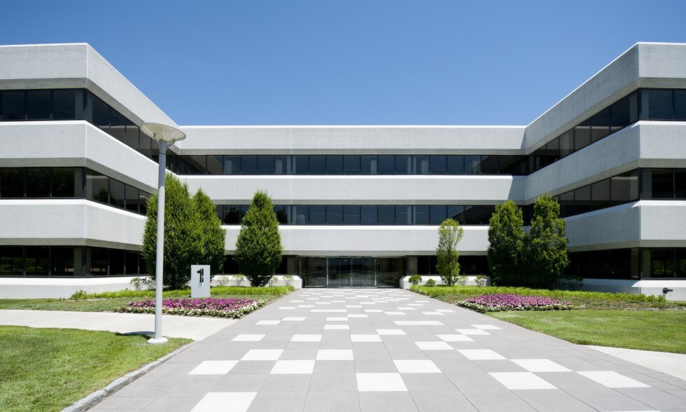 More Photos Of 5 International Dr, Rye Brook Unknown For Lease