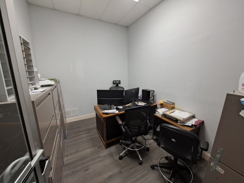 More Photos Of 625 Factory Rd, Addison Warehouse For Sale