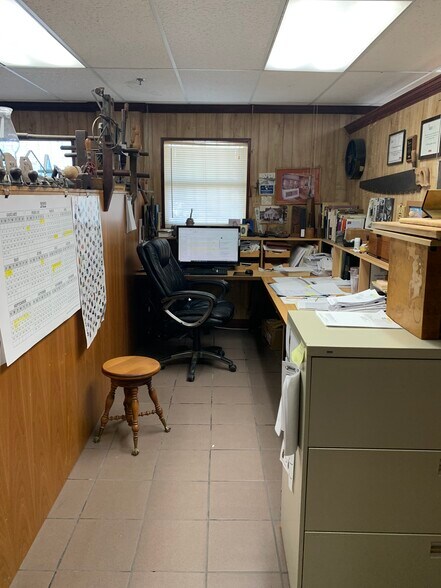 More Photos Of 1675-1677 W 31st Pl, Hialeah Manufacturing For Lease