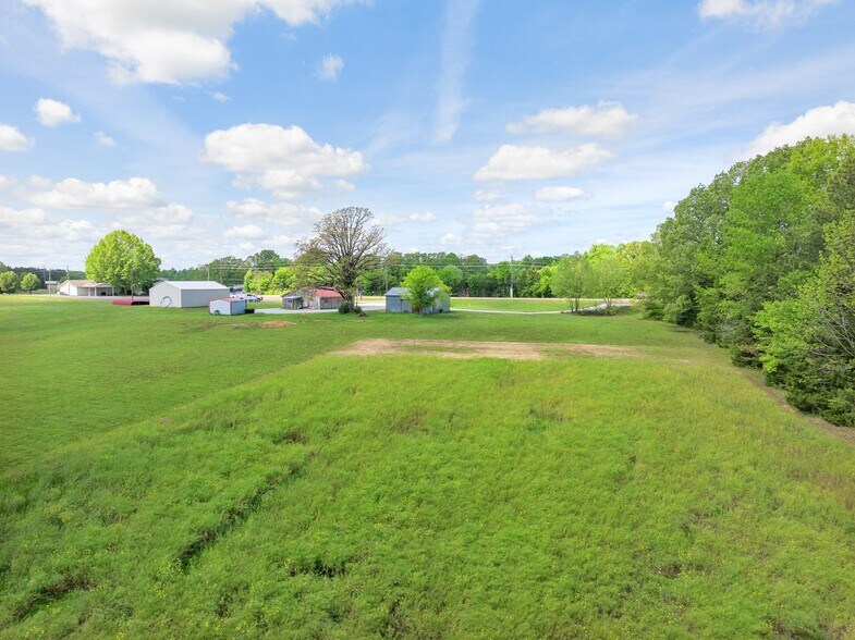 More Photos Of 2598 Tennessee Ave N, Parsons Storefront For Sale