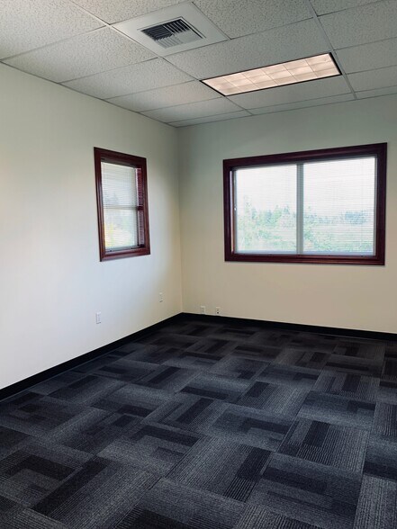 More Photos Of 717 NE 61st St, Vancouver Medical For Lease
