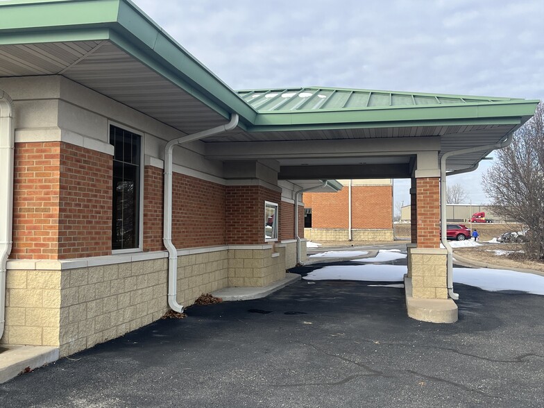 More Photos Of 3526 Amazonas Dr, Jefferson City Specialty For Lease