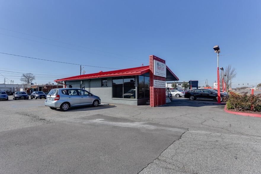 Primary Photo Of 5055 Virginia Beach Blvd, Virginia Beach Auto Dealership For Lease