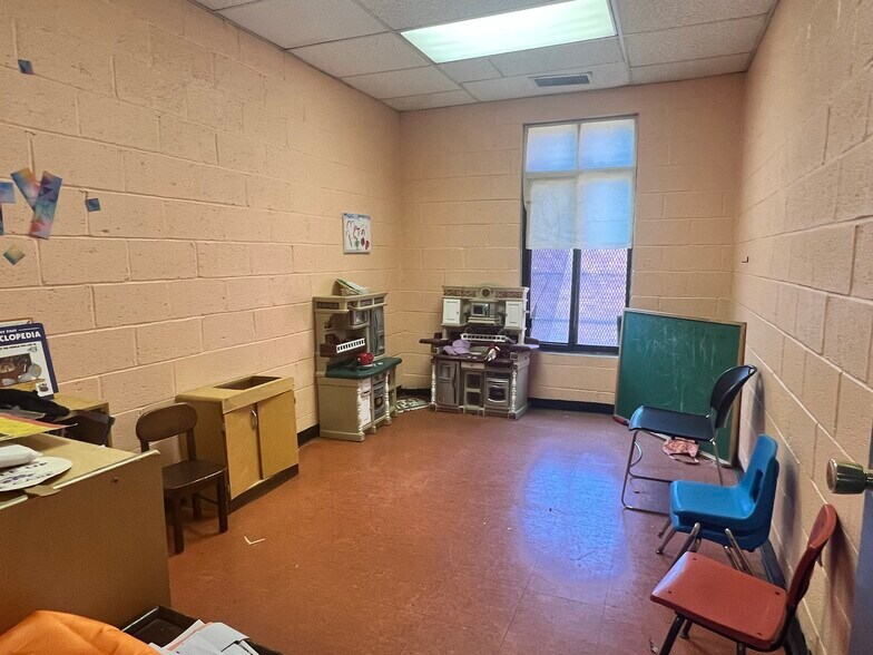 More Photos Of 1546 5th St NW, Washington Specialty For Sale