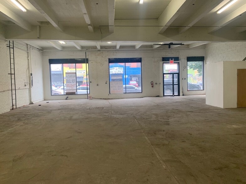 More Photos Of 1140 Webster Ave, Bronx Storefront Retail Office For Lease