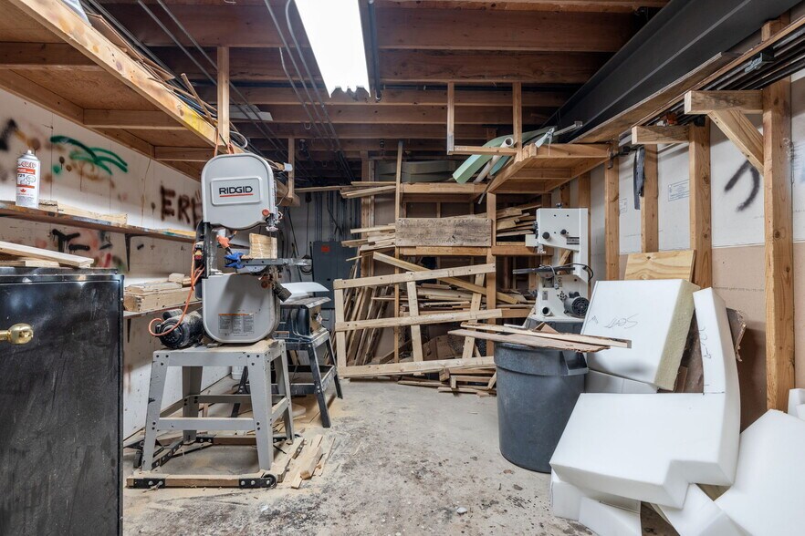 More Photos Of 5601 W 120th St, Alsip Light Distribution For Sale