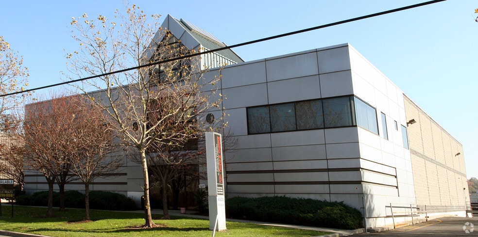 More Photos Of 4800 West Side Ave, North Bergen Warehouse For Lease