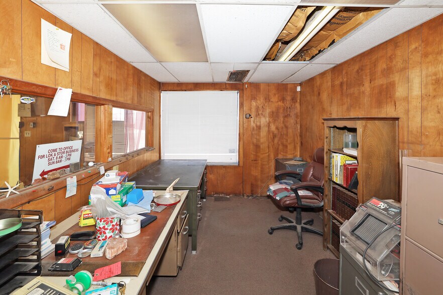 More Photos Of 1841 S Bolton St, Amarillo Auto Repair For Sale