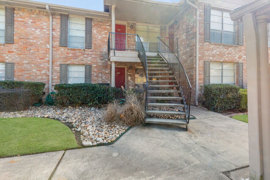 More Photos Of 2451 Lake Rd, Huntsville Apartments For Sale